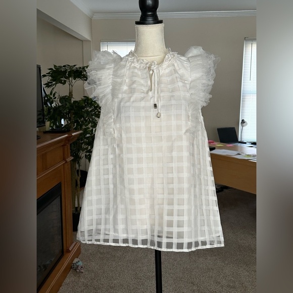 entro Tops - Entro White Gingham Check Blouse Ruffle Cap Sleeve Lined V-Neck Size Medium NWT